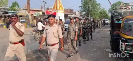 पड़वा: बकरीद पर्व को लेकर पड़वा पुलिस ने निकाला फ्लैग मार्च