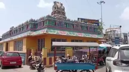 நாமக்கல்: பலபட்டறை மாரியம்மன் கோவில் அருகே உள்ள கடையை காலி செய்யக்கோரி வழக்கறிஞர் மிரட்டுவதாக புகார்
