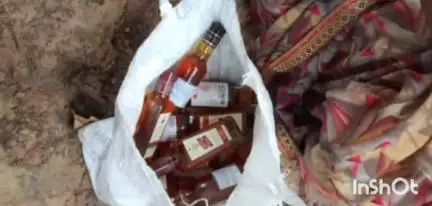सालेकसा: त्या महिलांचा दुर्गा अवतार चक्क दारू विक्रेत्याला केले पोलिसांच्या स्वाधीन बोरगाव बाजार येथील घटना