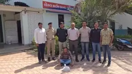 ભુજ: માંડવી પોલીસ સ્ટેશન વિસ્તારમાંથી થયેલ ઘરફોડ ચોરીનો વણશોધાયેલ ગુનો.શોધી ભુજના આરોપીને પકડી પાડતી લોકલ ક્રાઇમ બ્રાન્ચ