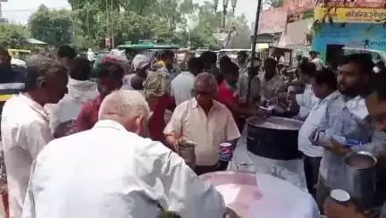 धनौरा: गजरौला के इंद्र चौक पर गंगा दशहरा एवं निर्जला एकादशी के अवसर पर श्री झारखंडी महादेव सेवक संघ ने कार्यक्रम कराया