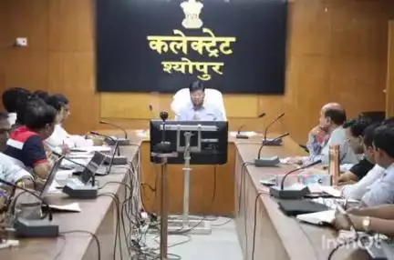श्योपुर: टीबी रोगियों को फूड बाॅस्केट वितरण चलाये अभियान-कलेक्टर,कलेक्टर ने की स्वास्थ्य कार्यक्रमों की समीक्षा