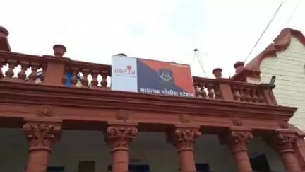 ભુજ: લોરિયા ચેકપોસ્ટના ઢાબા પાસે ખાટલામાં સૂતેલા ઝુરાના યુવાન ઉપર ટ્રક ફરી વળી