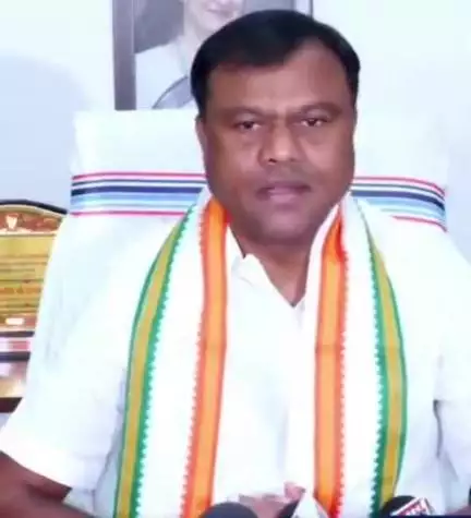 कवर्धा: PCC चीफ दीपक बैज ने डिप्टी सीएम व कवर्धा विधायक विजय शर्मा पर साधा निशाना, कहा- गृह विभाग तो संभल नहीं रहा, वीडियो वायरल