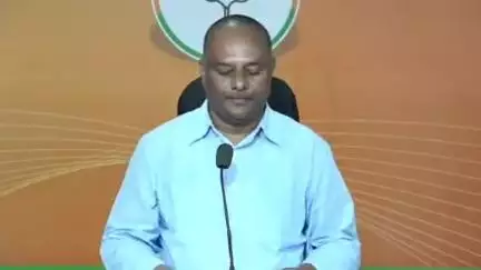 నిర్మల్: కేబినెట్ సమావేశంలో మేనిఫెస్టోలో ఇచ్చిన హామీలను చర్చించకుండా అన్ని వర్గాల ప్రజలను వంచించింది: ఎమ్మెల్యే మహేశ్వర్ రెడ్డి