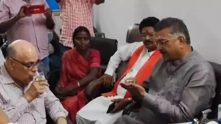 हज़ारीबाग: शेख भिखारी मेडिकल कॉलेज में लापरवाही मामले को लेकर सांसद मनीष जायसवाल ने जताई नाराज़गी