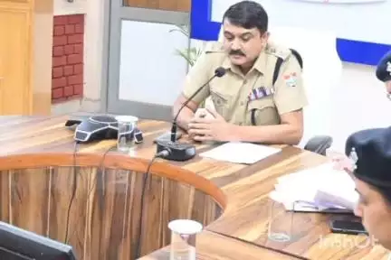 देहरादून: ईद को लेकर एसएसपी ने पुलिस कार्यालय में जनपद के सभी अधिकारियों के साथ की गोष्ठी
