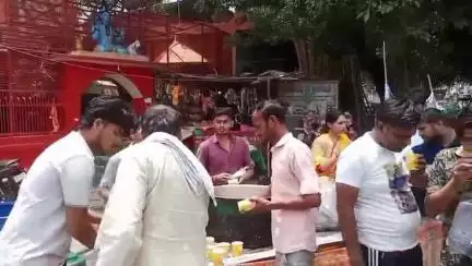 धनौरा: गजरौला के इंद्र चौक पर गंगा दशहरा एवं निर्जला एकादशी के अवसर पर श्री झारखंडी महादेव सेवक संघ ने कार्यक्रम कराया