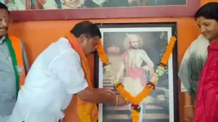 बुलढाणा: बुलढाणा शहरातील भाजपा जिल्हा संपर्क कार्यालय शिवालय येथे शिवराज्याभिषेक दिन साजरा