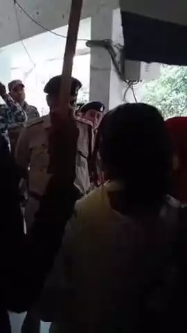 दतिया नगर: महिला ने एसपी के नाम एसडीओपी को दिया आवेदन, पति पर झूठा केस दर्ज कराने का आरोप, जाँच की मांग