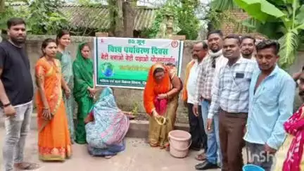 कुरूद: विश्व पर्यावरण दिवस के तहत ग्राम लोहरसी में बेटी बचाओ, बेटी पढ़ाओ अभियान के अंतर्गत बेटियों ने किया पौधारोपण