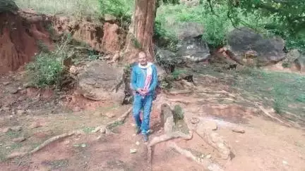 लातेहार: मनोज दत्त देव की रिपोर्ट: नक्सली समर्थक कौन, लातेहार के पहाड़ पूरी ग्राम से शुक्रवार दोपहर 3:00 बजे