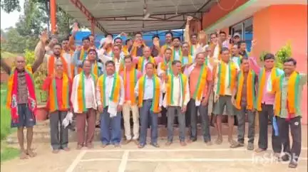 केशकाल: भाजपा की विचारधारा और केशकाल विधायक की कार्यशैली से प्रभावित होकर सरपंच समेत 40 कार्यकर्ताओं ने भाजपा में किया प्रवेश