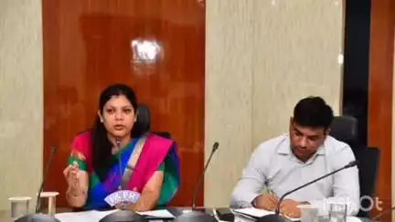 కరీంనగర్: జిల్లా లో బడిబాటను విజయవంతం చేయాలి : కరీంనగర్ జిల్లా కలెక్టర్ పమేలా సత్పతి