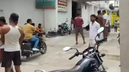बाढ़: सड़क दुर्घटना में 65 वर्षीय व्यक्ति की मौत, बाढ़ के अनुमंडलीय अस्पताल में हुआ पोस्टमार्टम