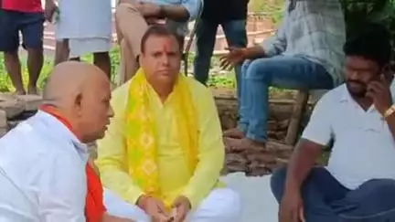 शिवसागर: शिवसागर प्रखंड के सिकरौर और डुमरी पंचायत में पीएचडी विभाग ने बोअरिंग कार्य शुरू किया