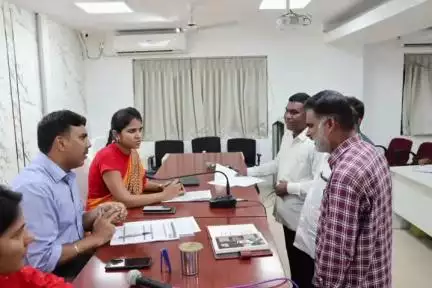 సంగారెడ్డి: దివ్యాంగులకు భరోసా కలిగించిన ప్రజావాణి, ప్రజావాణిలో 15 దరఖాస్తుల స్వీకరణ : సంగారెడ్డి జిల్లా కలెక్టర్ వల్లూరి క్రాంతి