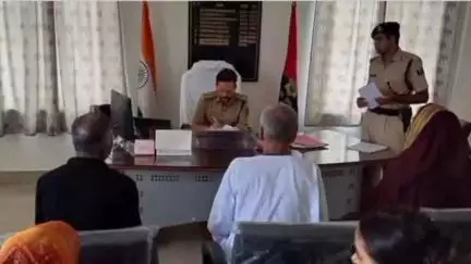 दरभंगा: लहेरियासराय में नगर पुलिस अधीक्षक ने कार्यालय में की जनसुनवाई, विभिन्न थाना क्षेत्रों से पहुंचे लोग