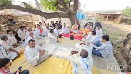 भितरवार: आंतरी में विधायक ने किया जन चौपाल का आयोजन, सुनी लोगों की समस्याएं