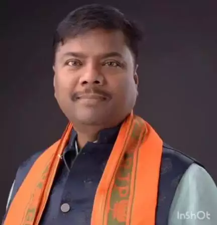 वन मंत्री केदार कश्यप ने दीपक बैज के बयान का पलटवार किया, पूर्व कांग्रेस नेता अरविंद नेताम संघ कार्यक्रम में शामिल हुए