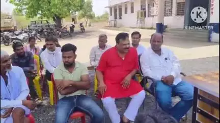 खानपुर: बकानी कस्बे के थाना परिसर में आगामी ईद उल अजहा पर्व को लेकर शांति समिति की बैठक का आयोजन हुआ