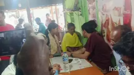 ক্যানিং ২: দলীয় কর্মী সমর্থকদের নিয়ে কালিকাতলা জনসংযোগ করলেন বিধায়ক
