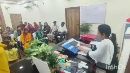 हाजीपुर: वैशाली DM कार्यालय में लगा जनता दरबार, 42 शिकायतों पर हुई सुनवाई