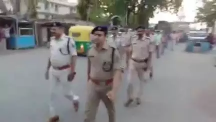 छपरा: जिले के विभिन्न थाना क्षेत्रों में निकाली गई फ्लैग मार्च, डीएम और वरीय एसपी समेत अन्य मौजूद
