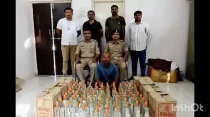ઓખામંડળ: દ્વારકા જિલ્લાના મીઠાપુર નજીક આવેલા દેવપરા ગામેથી ઇંગ્લિશ દારૂના જથ્થા સાથે પોલીસે એક શખ્સની કરી અટકાયત