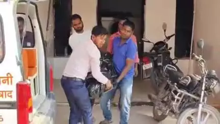 पडरौना: लीलाधर छपरा में बीती रात मिले शव की पहचान के बाद पुलिस ने पीएम करवाकर परिजनों को सौंपा, जांच में जुटी