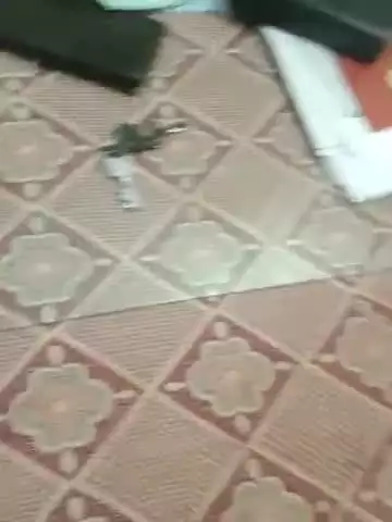 चंदेरी नगर पालिका में पदस्थ  स्थापना बाबू मनमानी ढंग से कार्य करते है एवं अपने अधिकारों का गलत उपयोग कर रहे हैं!