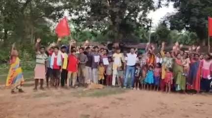 चाईबासा: ज़िले से पलायन रोकने के लिए ग्रामीण 10 जून को पुराने डीसी कार्यालय के सामने करेंगे प्रदर्शन