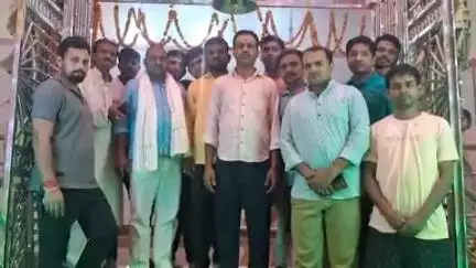 रहुई: मथुरापुर गांव में तीन दिवसीय कार्यक्रम के समापन पर हुआ महाभंडारा