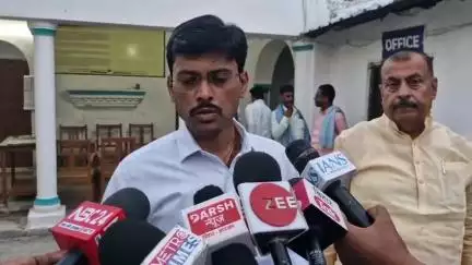 ईद-उल-अज़हा (बकरीद) के अवसर पर भीड़ प्रबंधन, यातायात प्रवाह के साथ-साथ जिले में कानून और व्यवस्था बनाए रखने के बारे में पत्रकारों से बात करते हुए पटना के जिला मजिस्ट्रेट।
#बकरीद2025