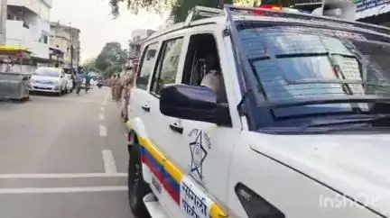 मिरज: बकरी ईद च्या पार्श्वभूमीवर मिरज शहरात पोलीस प्रशासनाकडून पथसंचालन