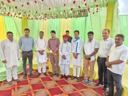 आज तूंगा प्रधान कृष्णावतार जी मीना के भतीजे की शादी में पहुंचकर शुभकामनाएं प्रेषित की!
