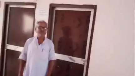 महराजगंज: दरौंदा अंचल कार्यालय में अधिकारी समय पर नहीं पहुंचे, सरपंच ने जताई नाराजगी और DM से कार्रवाई की मांग की