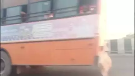 सिरसागंज: कठफोरी में बस स्टैंड होने के बावजूद भी फ्लाई ओवर से होकर निकल जाती  हैं रोडवेज बसें, यात्री परेशान #jansamasya