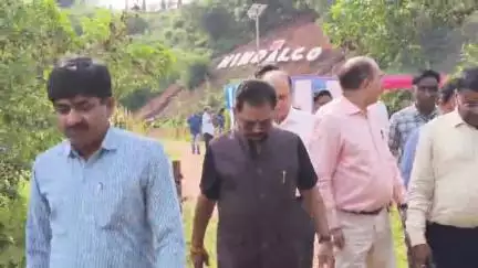 लोहरदगा: बगडू बॉक्साइट माइंस में मजदूर मिलन समारोह सह वनभोज कार्यक्रम आयोजित