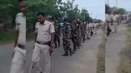 লাভপুর: ঈদ উল আযহা উপলক্ষে কড়া নজরদারির সাথে লাভপুরের বিভিন্ন গ্ৰামে পুলিশের রুট মার্চ; উপস্থিত- SDPO, OC, CI