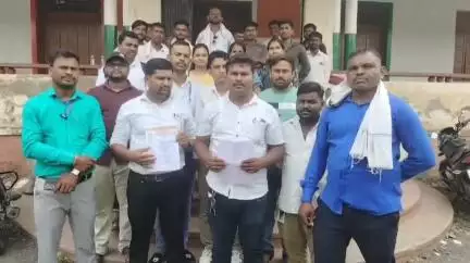 अकोला: मुख्यमंत्री युवा कार्य प्रशिक्षणाच्या वतीने जिल्हा रोजगार व उद्योजकता अधिकारी यांना पुन्हा नियुक्तीची मागणी #Jansamasya