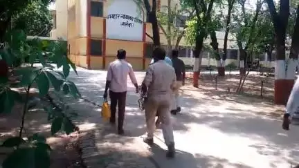 इस्लामपुर: खुदागंज पुलिस ने 5 लीटर देसी शराब के साथ दो शराब कारोबारियों को किया गिरफ्तार