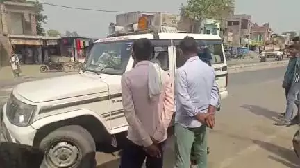 सवायजपुर: रूपापुर में यातायात नियमों का उल्लंघन करने पर एआरटीओ ने 7 वाहनों पर की कार्रवाई