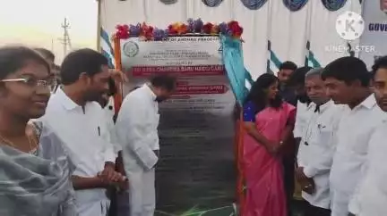 అనకాపల్లి మండలం కోడూరు గ్రామంలో MSME పార్కు ప్రారంభించిన ఎమ్మెల్యే కొణతాల రామకృష్ణ, జిల్లా కలెక్టర్ విజయ క్రిష్ణన్