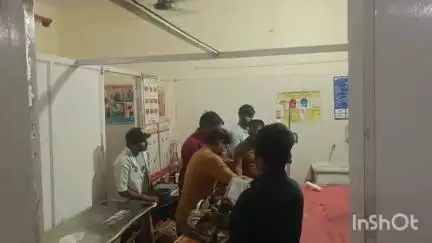 उन्नाव: उन्नाव के बिहार और भगवंत नगर पर अज्ञात वाहन की टक्कर से बाइक सवार युवक गंभीर रूप से घायल