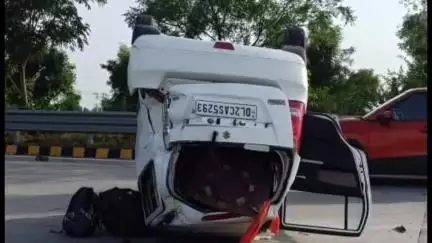 मांट: नौहझील में डिवाइडर से टकराई अनियंत्रित कार, दो की मौत और दो घायल