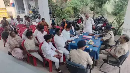 फतेहपुर: फतेहपुर थाना परिसर में बकरीद पर्व को लेकर शांति समिति की बैठक हुई