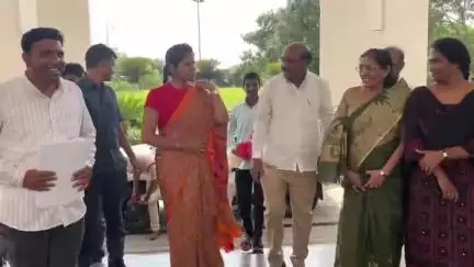 సంగారెడ్డి: సుల్తాన్‌పూర్‌ జేఎన్‌టీయూలో నవోదయ విద్యాలయం కోసం తాత్కాలిక భవనాన్ని పరిశీలించిన కలెక్టర్ వల్లూరి క్రాంతి