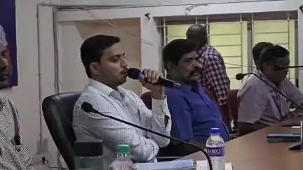 கோவை தெற்கு: ஆட்சியர் அலுவலகத்தில் மாணவர்கள் சிறப்பு குறைதீர் முகாம்  ஆட்சியர் பவன்குமார் தலைமையில் நடைபெற்றது.