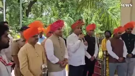 वर्धा: पालकमंत्री डॉ.पंकज भोयर यांच्याहस्ते जिल्हा परिषदेत शिवछत्र राजदंड कलश उभारुन शिवराज्यभिषेक साजरा